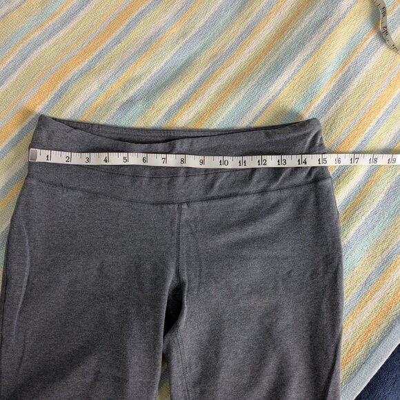 Gap Body Y2K Gray Cropped Yoga Pants Medium - Picture 4 of 10